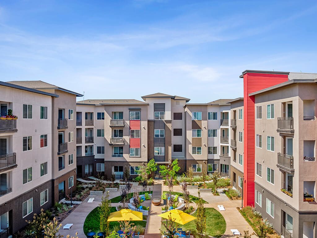 Drone footage of courtyard at The Braydon Apartments in Napa CA